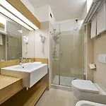 Fonzari ホテル 4*